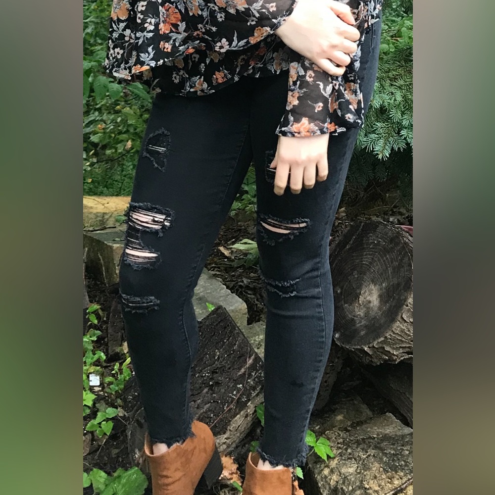 Old Navy Rockstar Mid Rise Distressed Hem Cropped - Size 10 Tall